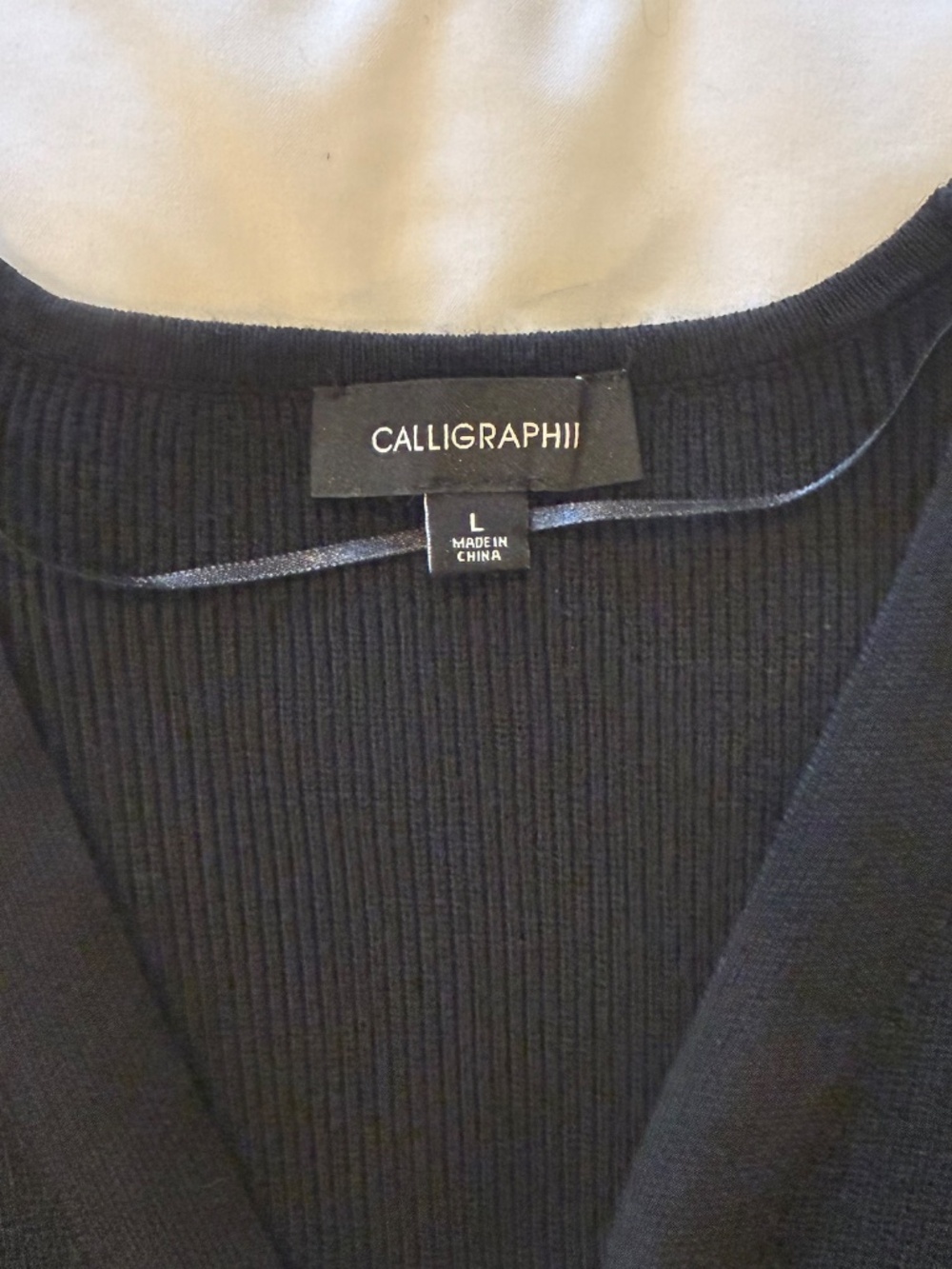 Calligraphi Woman's Black Light Sweater Size Large - Picture 5 of 6